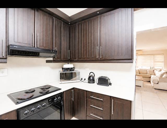 2 BEDROOM APARTMENT FOR SALE IN MORNINGSIDE